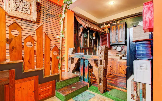 OYO 94405 D'classic Homestay