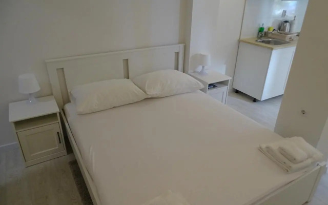 Job studio apartments