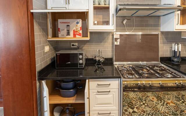 Prime Select Village Gate