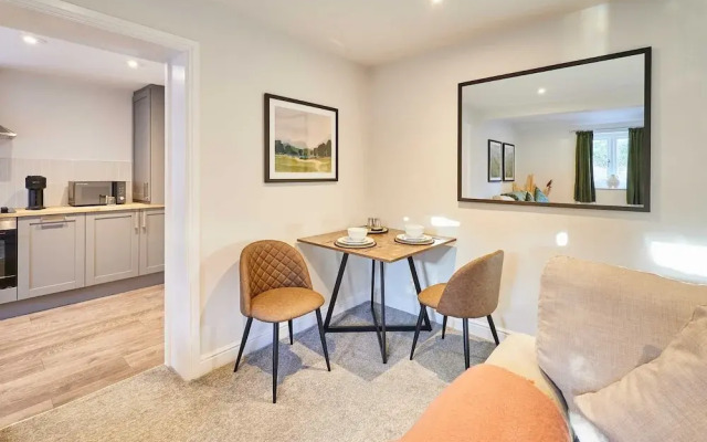 Host Stay Raven s Nest Suite