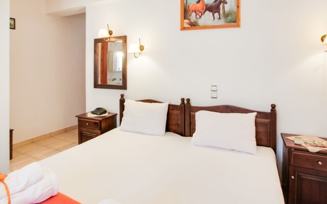 Quaint Holiday Home in Stournareika With Terrace