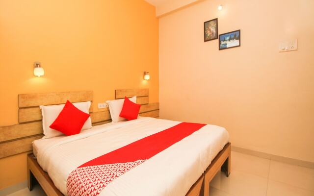 OYO 15198 Hotel Ranjeet