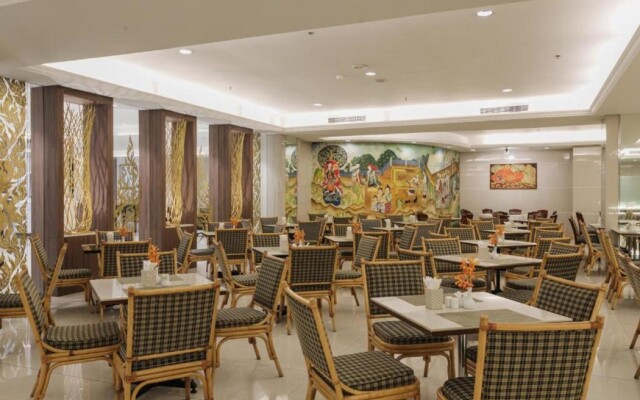Amora Hotel Tapae Chiang Mai