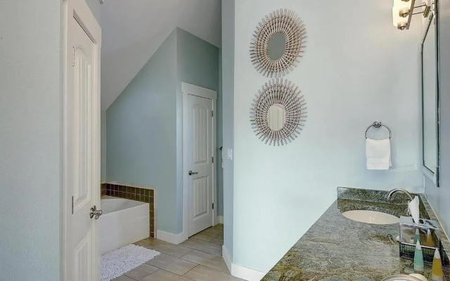 Coastal Hideaway 230 BE