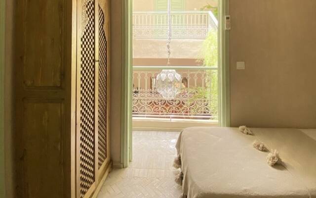 Riad with Outdoor Swimming Pools