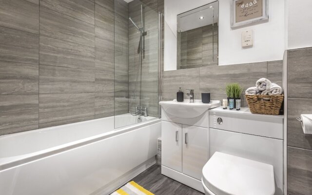 PM & Charles Luxury Apartment