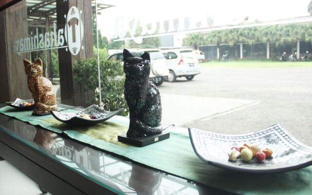 ZEN Rooms Grand Hotel Lembang