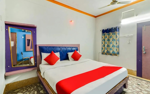 OYO 5906 Hotel Skyfox