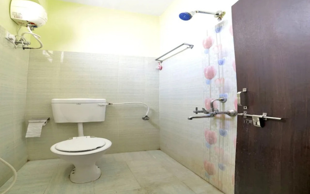 OYO 5564 Hitech Suites