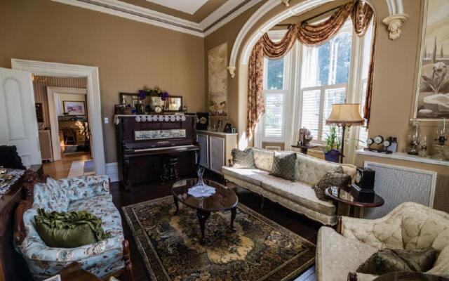 Hughson Hall Bed & Breakfast