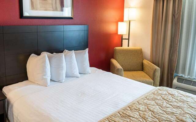 Quality Inn Brooklyn Center