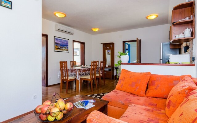 Seaview Apartment in Cavtat Dalmatia With Garden