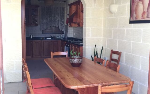 Qronfla Farmhouse B&B