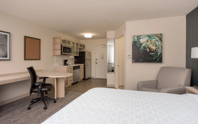 Candlewood Suites Miami Intl Airport - 36th St by IHG
