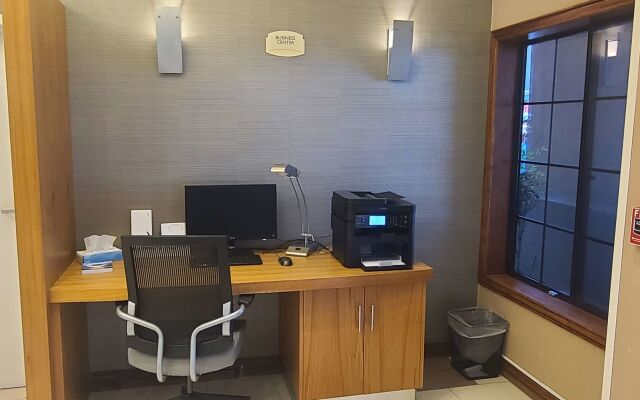 Best Western Hesperia-Victorville Suites
