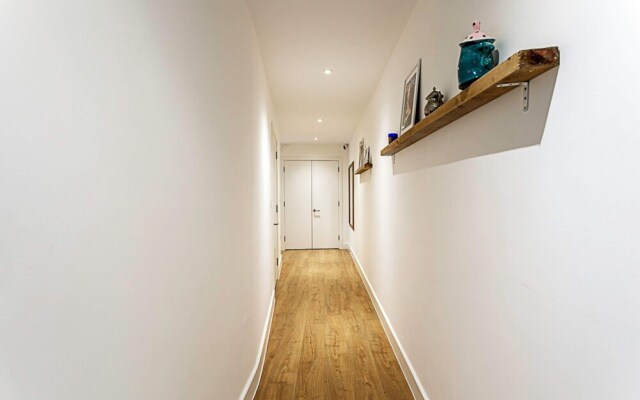 Quiet and Spacious Four Bedroom House