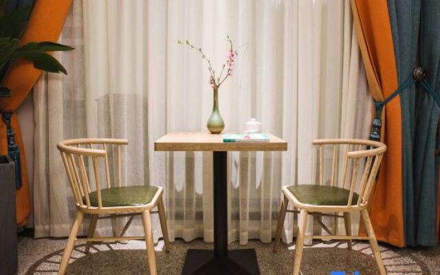 Xuli Qiaoge Boutique Hostel