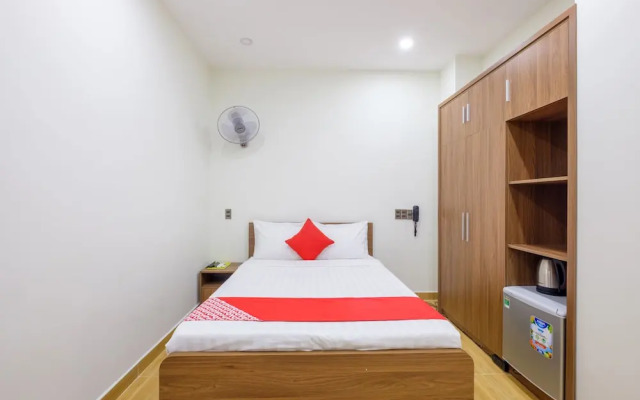 OYO 453 Golden Bay Hotel