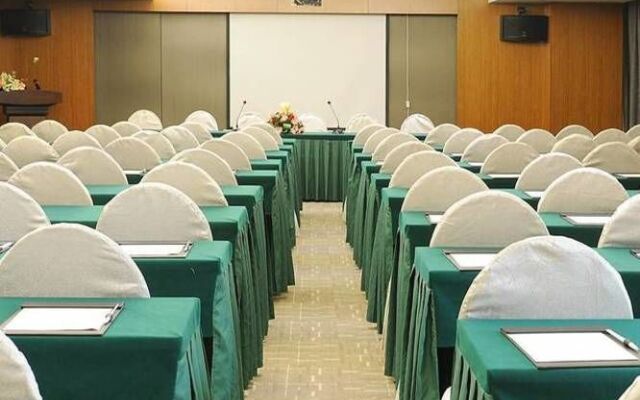 Yannian Huijing Hotel