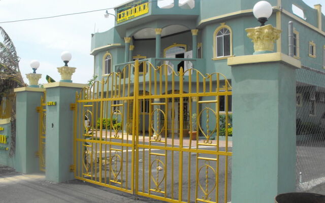 Hotel Tropik Leadonna