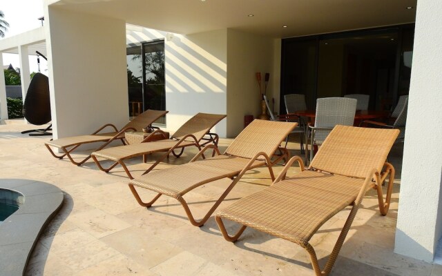 The Summer Villa