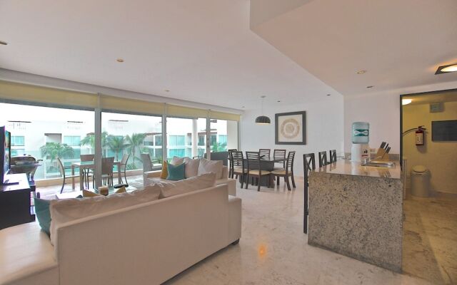 Elements Penthouse 14 3 Bedroom Condo by RedAwning