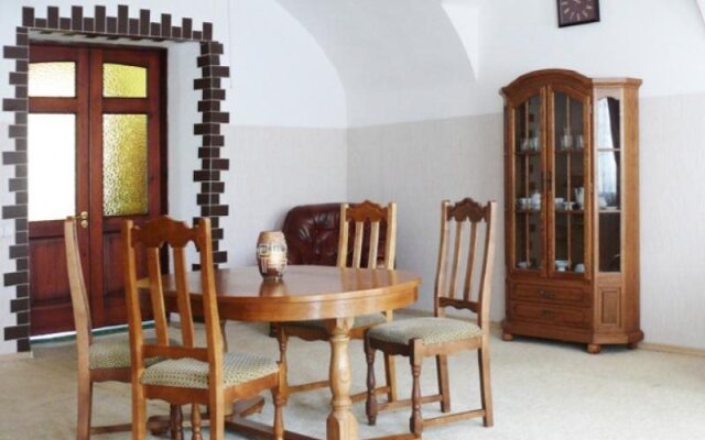 Otel' Gubernskiy
