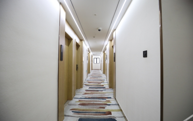 Qingmu Select Hotel (Shanghai Hongqiao Airport Longbai Xincun Subway Station)