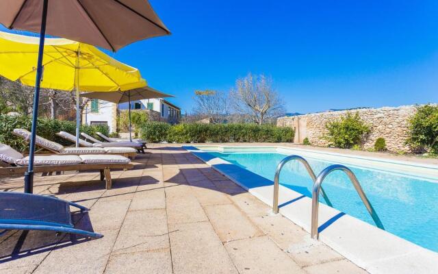 Villa in Consell With Private Pool, air Conditioning and Wifi