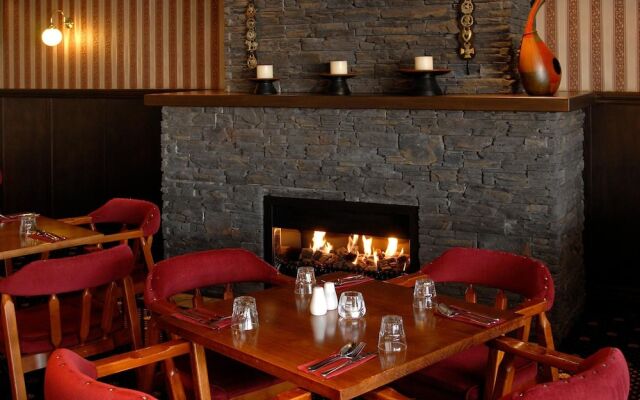 Horse and Jockey Inn