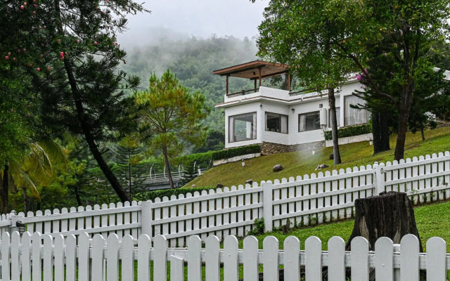Swiss Valley Hip Resort