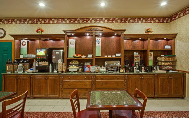 Country Inn & Suites by Radisson, Effingham, IL