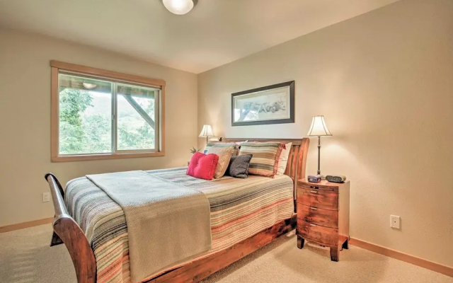 Spacious Family Townhome: Walk to Beach & Downtown