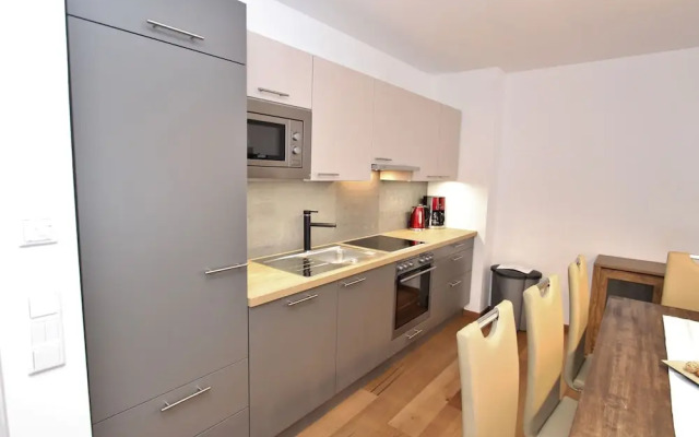 Stylish Flat With Garden & Sauna Access