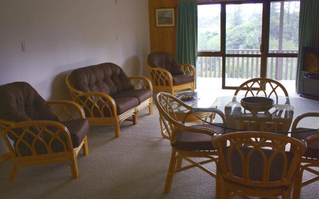 The Crest Apartments