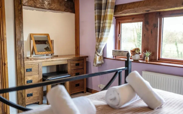 The Threshing Barn-Stunning 5 BD Retreat