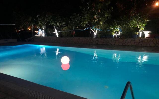 Tasteful apartment in Mpenitses with shared pool