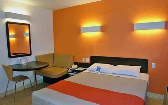 Motel 6