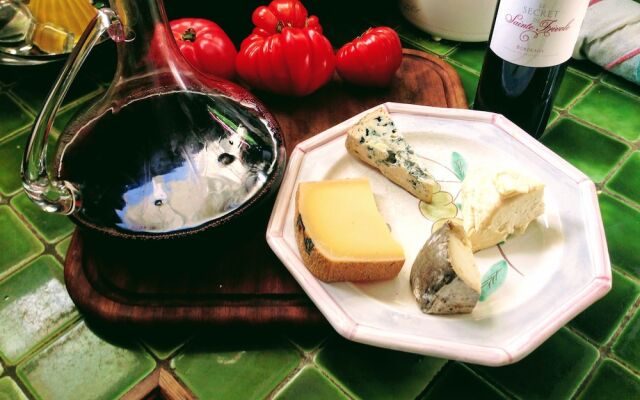 Les Maquinols Estate