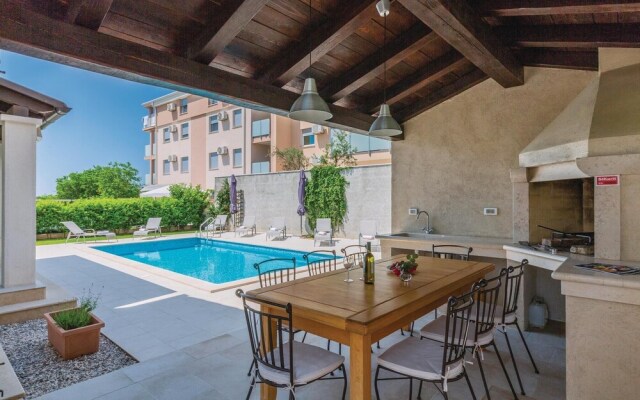 Nice Home in Fazana With Sauna, Wifi and 4 Bedrooms