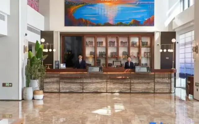 Shanghai Lingang Oriental Pearl Mercure Hotel