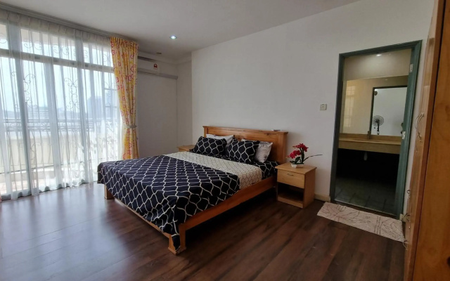 Kenyalang Emerald Riverine Homestay