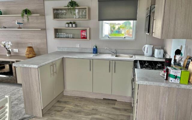 Summer Breeze @ Seven Bays, Padstow