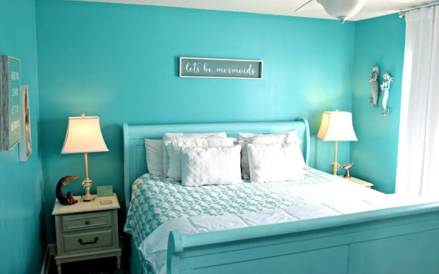 Lani Kai 131 by RedAwning