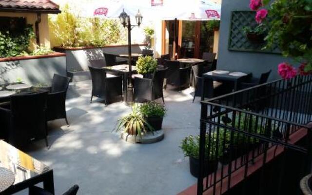 Honey Hostel
