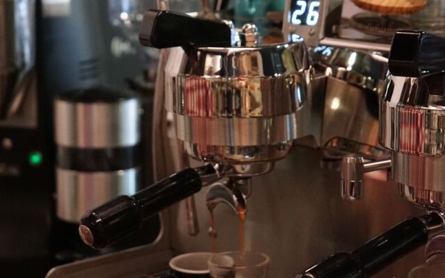 Nihao Cafe Hotel