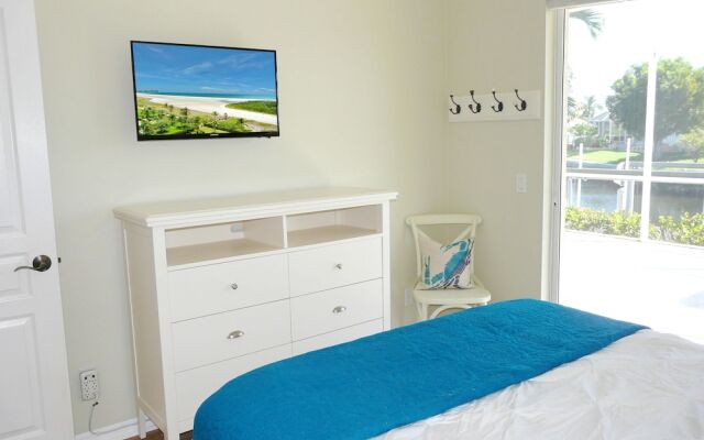 Luxuriously Furnished Waterfront Home With Pool/spa