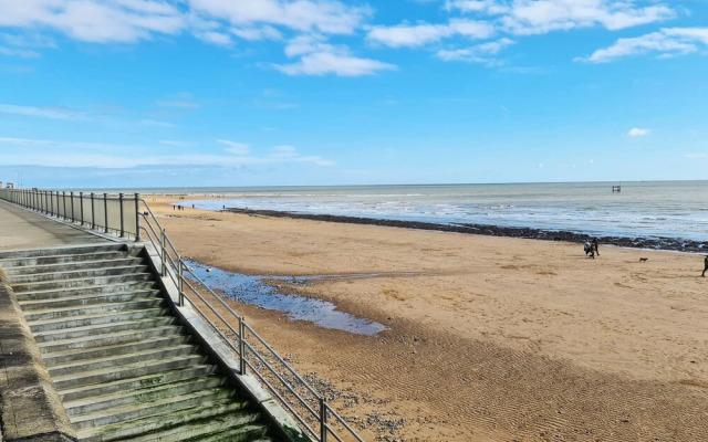 Vitamin Sea - Luxury Beach Apartment - Sleeps 4
