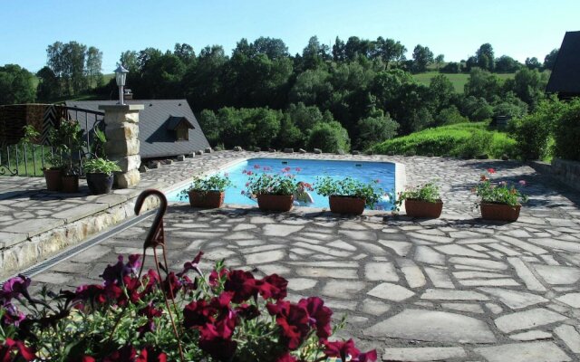 Comfortable Villa With Private Swimming Pool in the Hilly Landscape of Stupna
