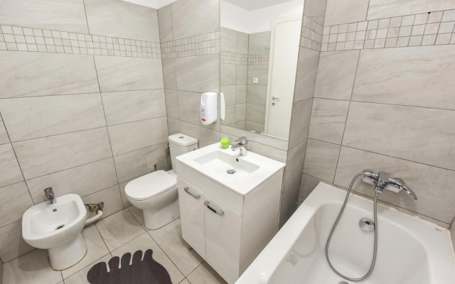 Bucharest Central Apartments - Shabbat Friendly